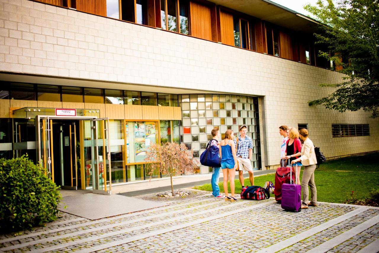 Internationales Jugendgaestehaus Дахау Экстерьер фото